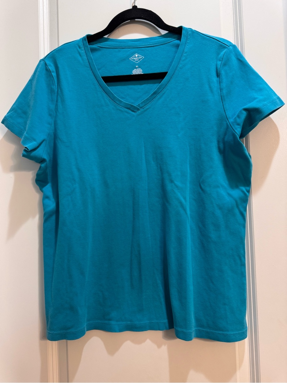 ST JOHN'S BAY Blue Vneck Tee  XL Short Sleeve 100% Cotton Armpit To Armpit 22”
